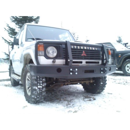 FRONT BUMPER MITSUBISHI PAJERO I 82-91